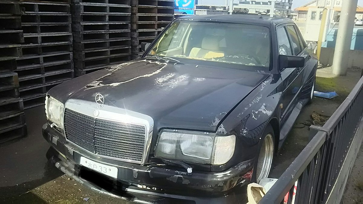 ｙ３０ｖｉｐ Twitter ನಲ ಲ なんと ケーニッヒ仕様のｗ１２６ベンツ草ヒロ発見 全体に錆でボロボロ 内装もボロボロ しかも新車時 水戸３３ ナンバー付 長年放置されてそう ブリスターフェンダーとエアロだけでも価値有りそうだ