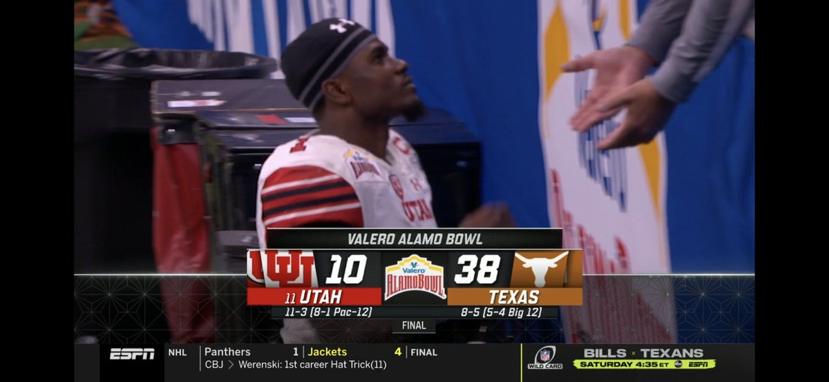 davidlopez17's tweet photo. That game was so poo poo #valeroalamobowl #UTAHvsTEXAS https://t.co/hqzhcbSyAq