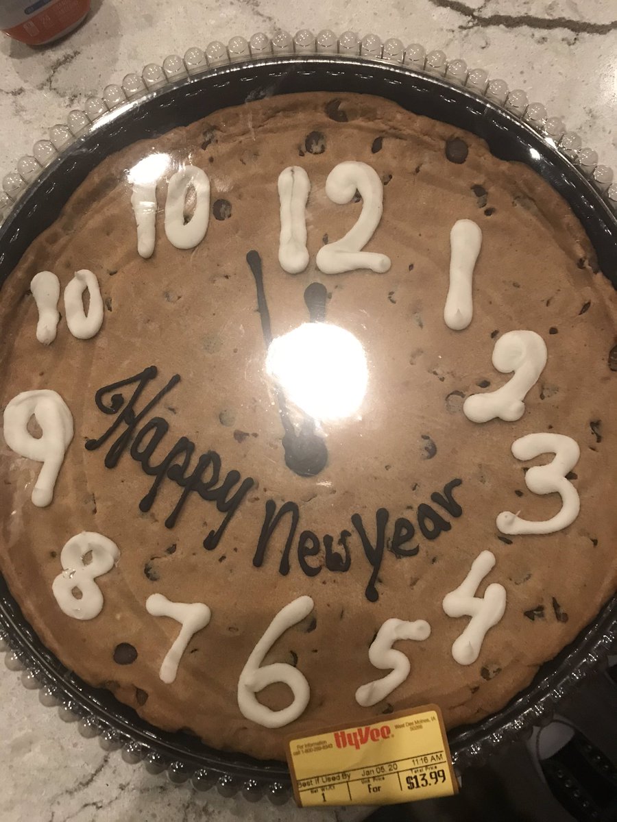 chad_criss's tweet photo. @HyVee this cookie should have been $11.11.😊 https://t.co/8Bhr4qWfca