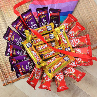 PoojaSh75920323's tweet photo. Surprise your love by presenting yummy chocolates to her from Indiagift. #SendChocolates #Chocolates #OnlineChocolatesDelivery #Indiagift
https://t.co/9RpDQzkGFI https://t.co/qqfBe5Ltln