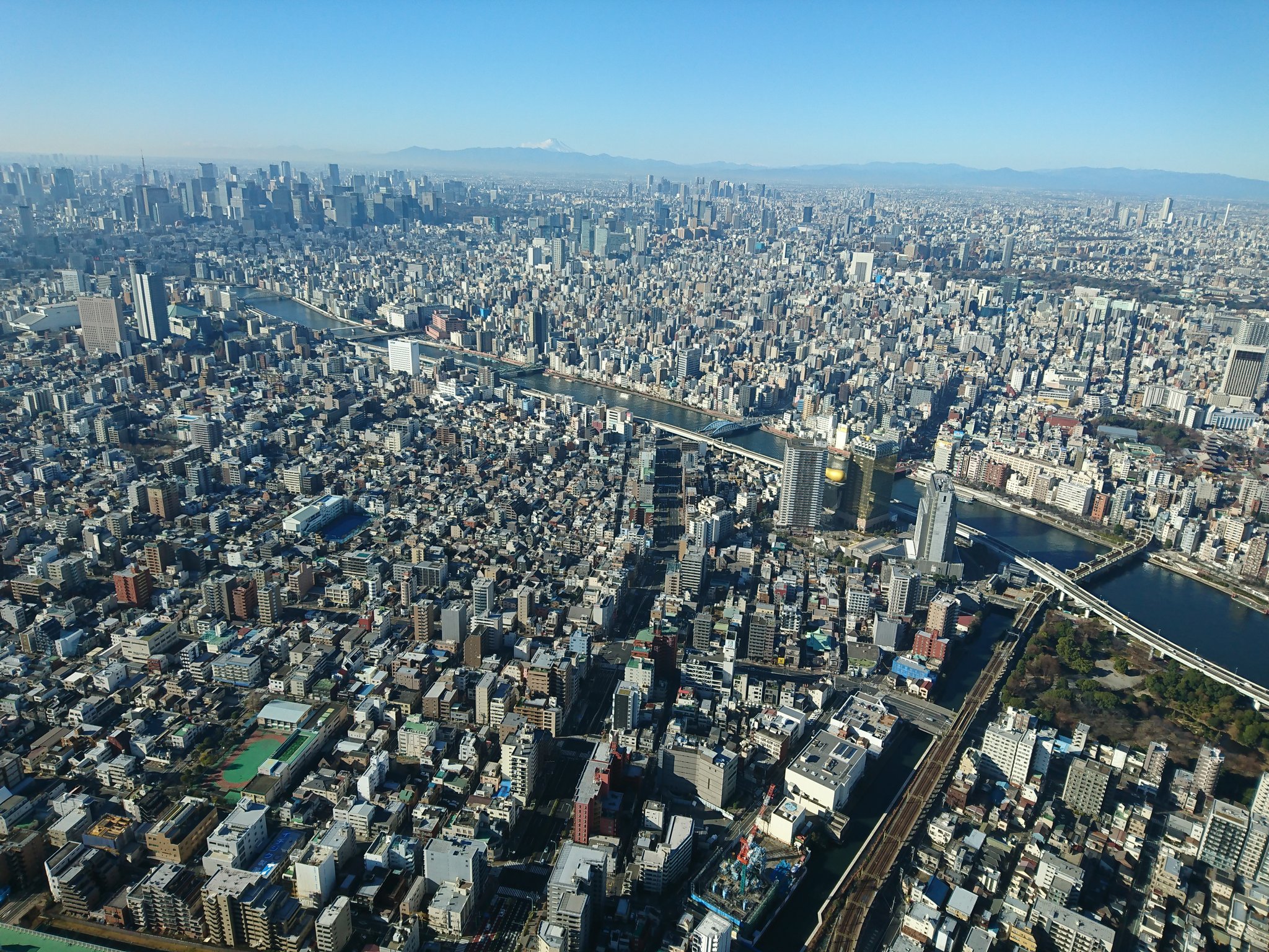 あぼ 上京八周年 令和2年1月1日 水 元旦のスカイツリーは紅白 墨田区 押上 スカイツリー イマソラ 元日 ファインダー越しの私の世界ᅠ 明るい写真をお届けし隊 東京に行きたくなる画像貼ろうぜ T Co Xqfldk0cnn Twitter