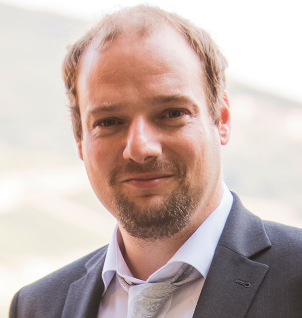 HPI_DE's tweet image. Mit geballter Forschungskraft starten wir in das Jahr #2020 und begrüßen ab heute zwei neue Professoren am Institut.
Herzlich Willkommen, Prof. Bernhard Renard (#ComputationalStatistics) & Prof. Christian Dörr (#Cybersecurity – Enterprise Security)! 👋