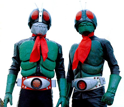 48年前の仮面ライダー1号、2号のダブル仮面ライダーカード3枚です。