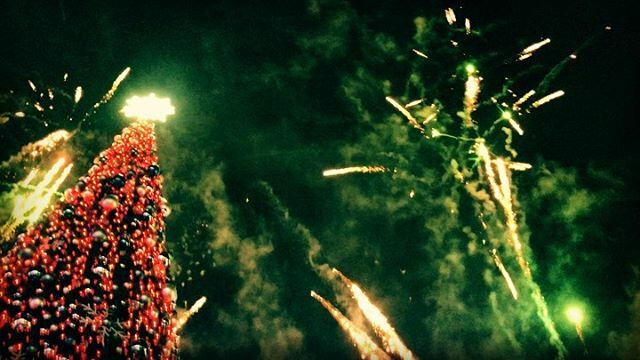 abegailzee's tweet photo. Here’s wishing you good cheer in the New Year! ♥️ May yours be filled with joy, love &amp; adventures! 🎉🎉 xoxo .
.
.
.
#2020 #happynewyear2020 #goodcheer #fireworks2020 #christmastrees #joy #love #adventures #dreambigger #diymusician #diyartists #createm… https://t.co/Dr4OebC6ep https://t.co/d0p1zM7Z4O