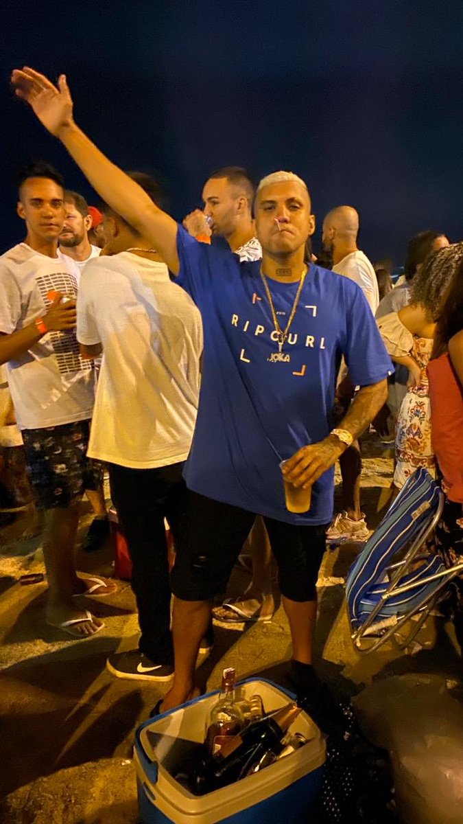kaioiokahc's tweet photo. 2020 só prosperidade e saúde 🙏🏽🙏🏽 https://t.co/Mpjy4ZJL7h