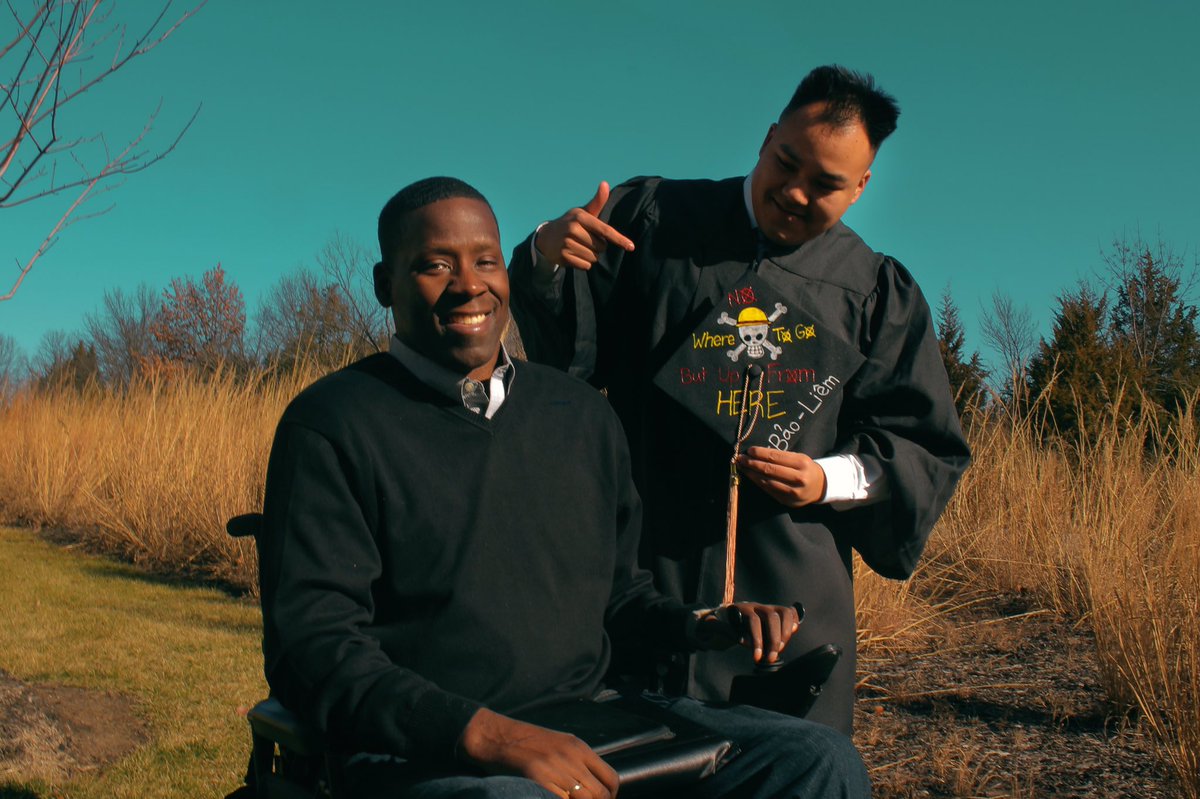 makingmpact's tweet image. Is there any better way to end 2019 than by congratulating  one of HMP’s Leaders Of Tomorrow? Tony Luu has earned his Business Degree from UMKC Block Business School. 2020, Law School!