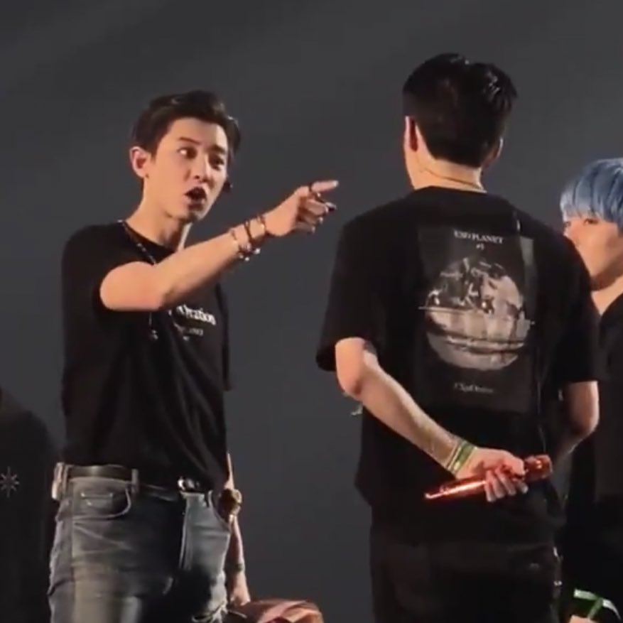 exols_my's tweet photo. [BREAKING] #Dispatch 

DISPATCH revealed that EXO's Sehun and EXO's Chanyeol is fighting over EXO's Baekhyun... https://t.co/GptNo63lNG