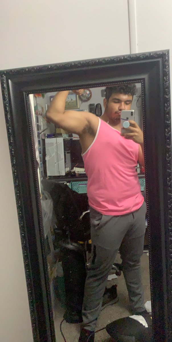 orlandodsanchez's tweet photo. Last selfie of the decade or whatever ft messy room #2020NewYear #happynewyear2020 #Bye2019 #thotpic https://t.co/MPX6KeADhC