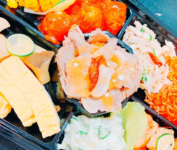 変り種お節持ち込んで〜〜〜🍻🍻

お節???? 