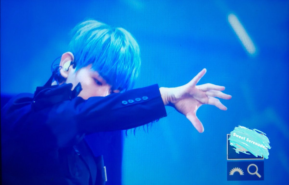 191231 
💙💙💙💙💙
#EXO    #ExplorationDot #baekhyun #백현