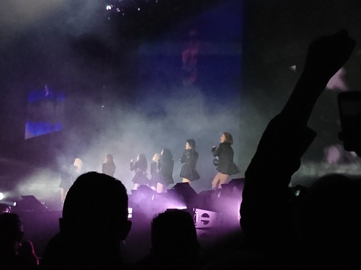 hiraixgodmo's tweet photo. LO MEJOR DE MI 2019
@PatyCantu DESPUÉS DE TANTOS AŇOS POR FIN ME NOTÓ EN UN CONCIERTO. ❤️
A UN AŇO DE SEGUIRLAS, PUDE VERLAS EN VIVO 💖@JYPETWICE #TWICELIGHTSinMEXICO https://t.co/IFjXx9K0LM