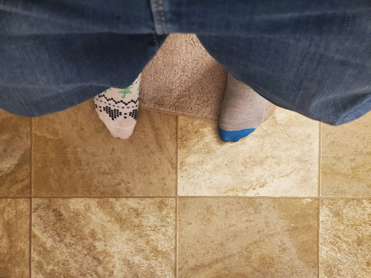 casuallytori's tweet photo. new year same pee https://t.co/4wxeZwrJ4b