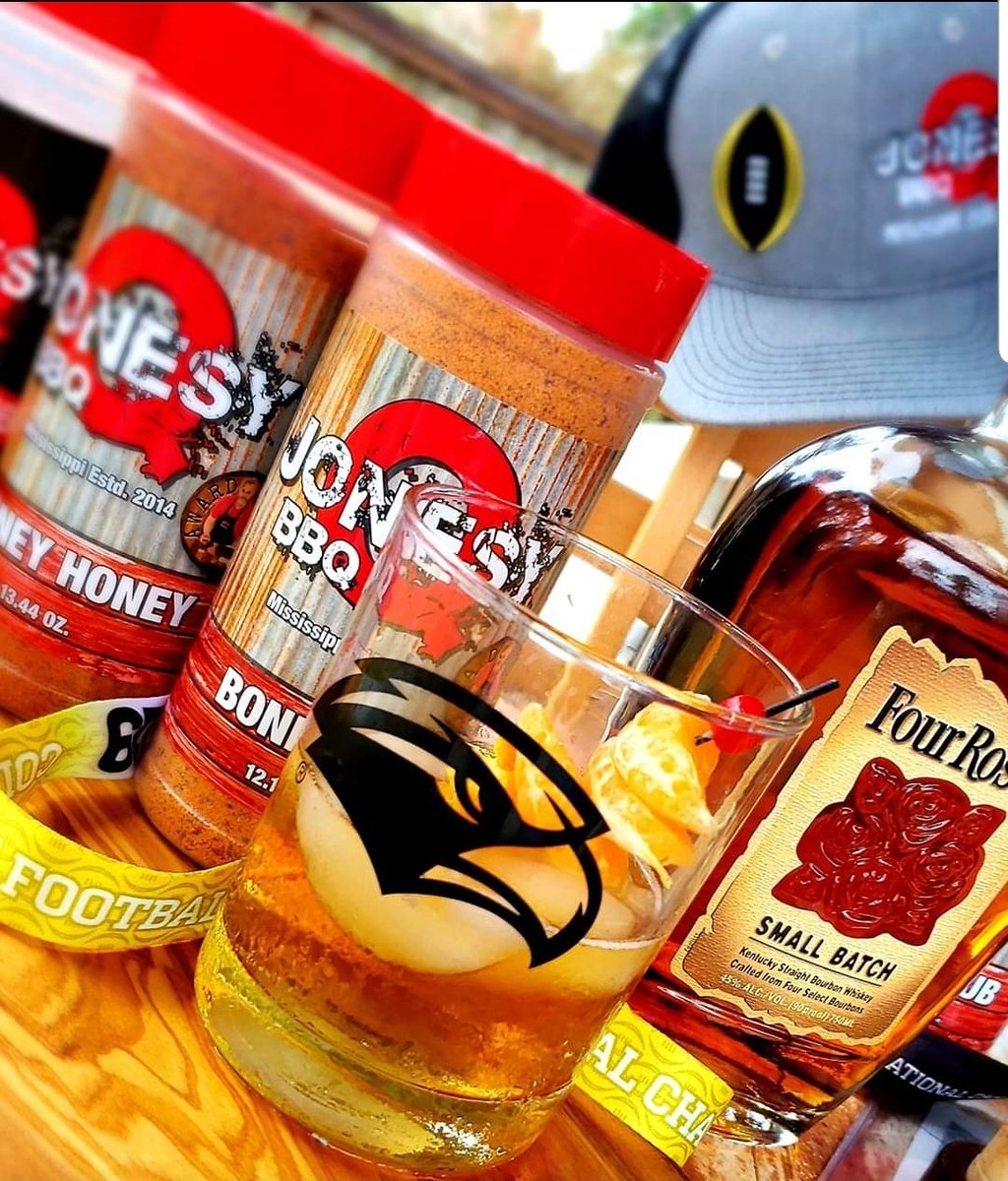 AllJonesy's tweet photo. MESSY, STICKY and the
BEST DAMN WINGS EVER!
JONESYQ BOURBON MAPLE WINGS🍁🍗🌹
#GameDay #BowlGames #JonesyQ #WhoNeedsARub #MONEYHONEY
#LOVERUB #BONERUB #XTCRUB
#CanadianMapleSyrup #Fogo
#FourRosesBourbon #OutOfBoundsShow https://t.co/A1NDbB0W7h