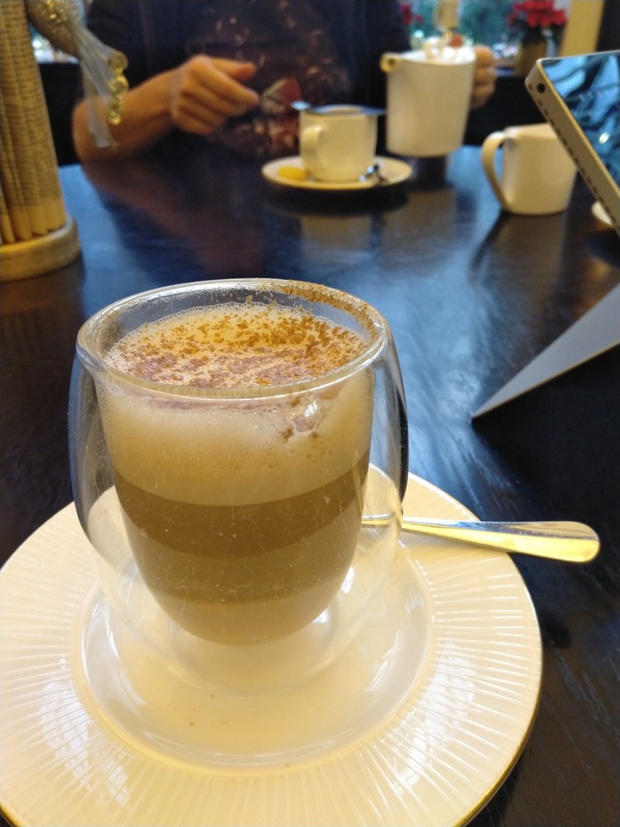 melbournechai's tweet photo. Sofitel hotel, melbourne. soy chai, syrup base. delivered lukewarm but it's bearable. 3/5 https://t.co/MLfw6eVEsO