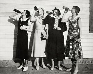 Carolinagal007's tweet photo. Roarin 20s are back @Wanderer89 #HappyNewYear #2020 https://t.co/KN7ZtWHHQR