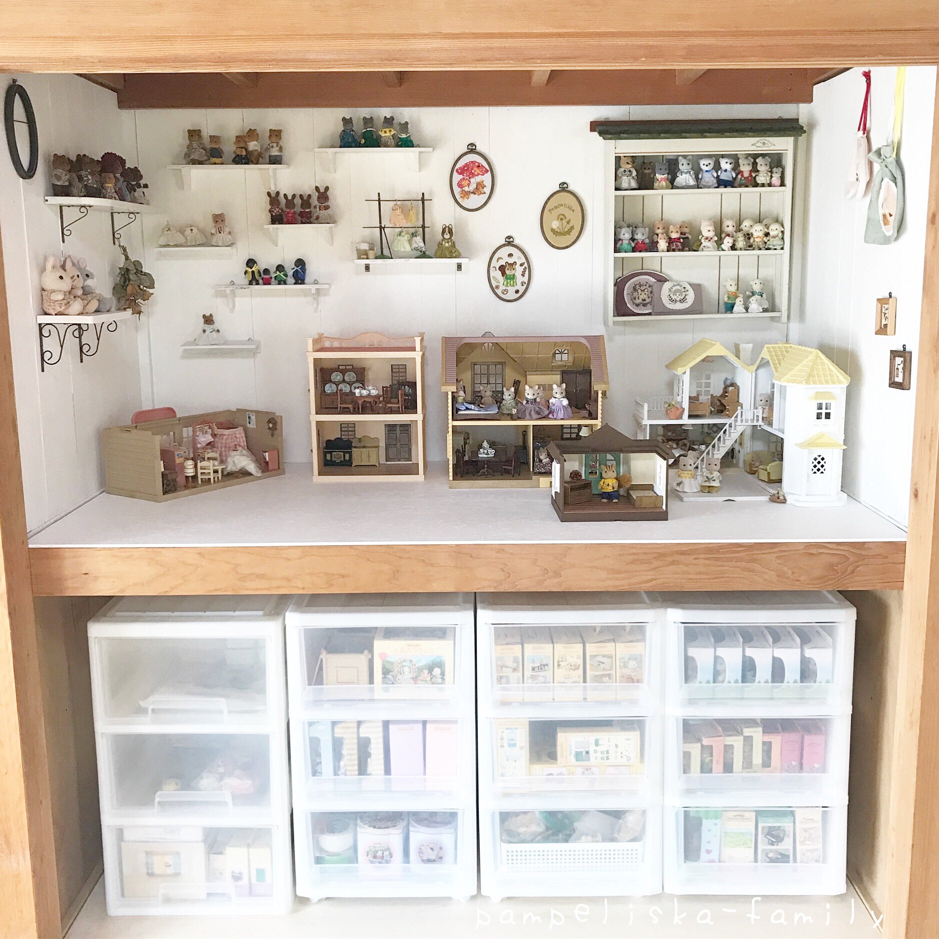 Twitter 上的 Mimorisu 年末年始 大掃除や整理整頓を頑張っている方へご参考になれば幸いです 私のシルバニアの収納方法をご紹介します 押入れの上段をdiyしています 下段にお人形や家具をまとめています 押入れなので見せたくない時は襖を戻して隠すことができ