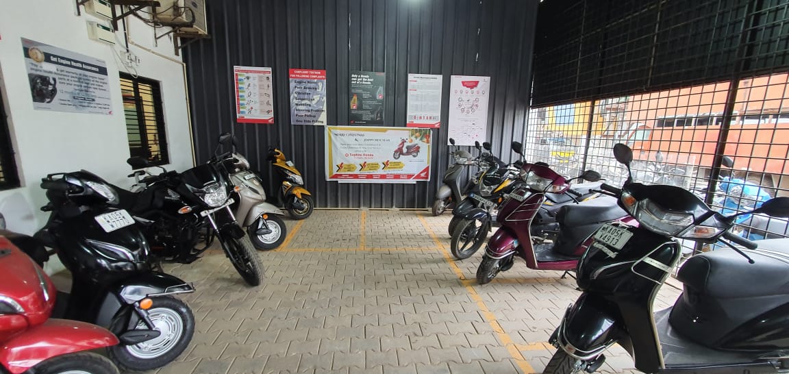 Hondaservices's tweet photo. Moments from Saphire Honda’s “ROAD SAFETY AWARENESS CAMPAIGN “ as part of ongoing Christmas and New Year activity

CALL 7353204007 or Visit Us at https://t.co/AawKuiCrzS

#HondaBikes #Bangalore #christmas #NewYear #twowheeler #twowheelerservices #Honda #SaphireHondaTwoWheelers https://t.co/CBRgSoBtHf