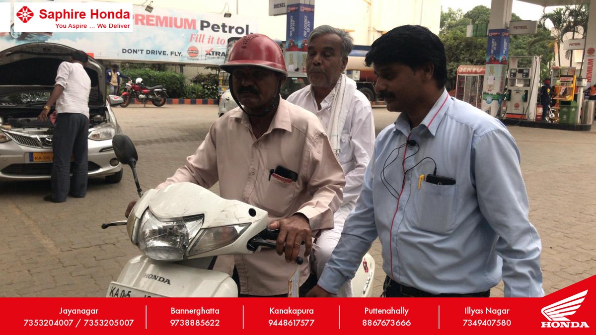 Hondaservices's tweet photo. Moments from Saphire Honda’s “ROAD SAFETY AWARENESS CAMPAIGN “ as part of ongoing Christmas and New Year activity

CALL 7353204007 or Visit Us at https://t.co/AawKuiCrzS

#HondaBikes #Bangalore #christmas #NewYear #twowheeler #twowheelerservices #Honda #SaphireHondaTwoWheelers https://t.co/CBRgSoBtHf