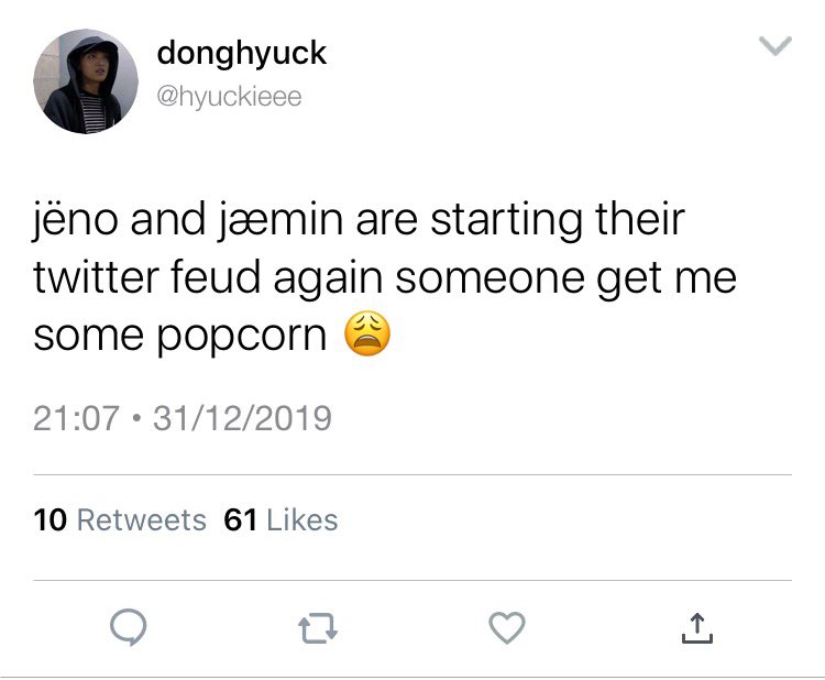 someone get donghyuck some popcorn!!!