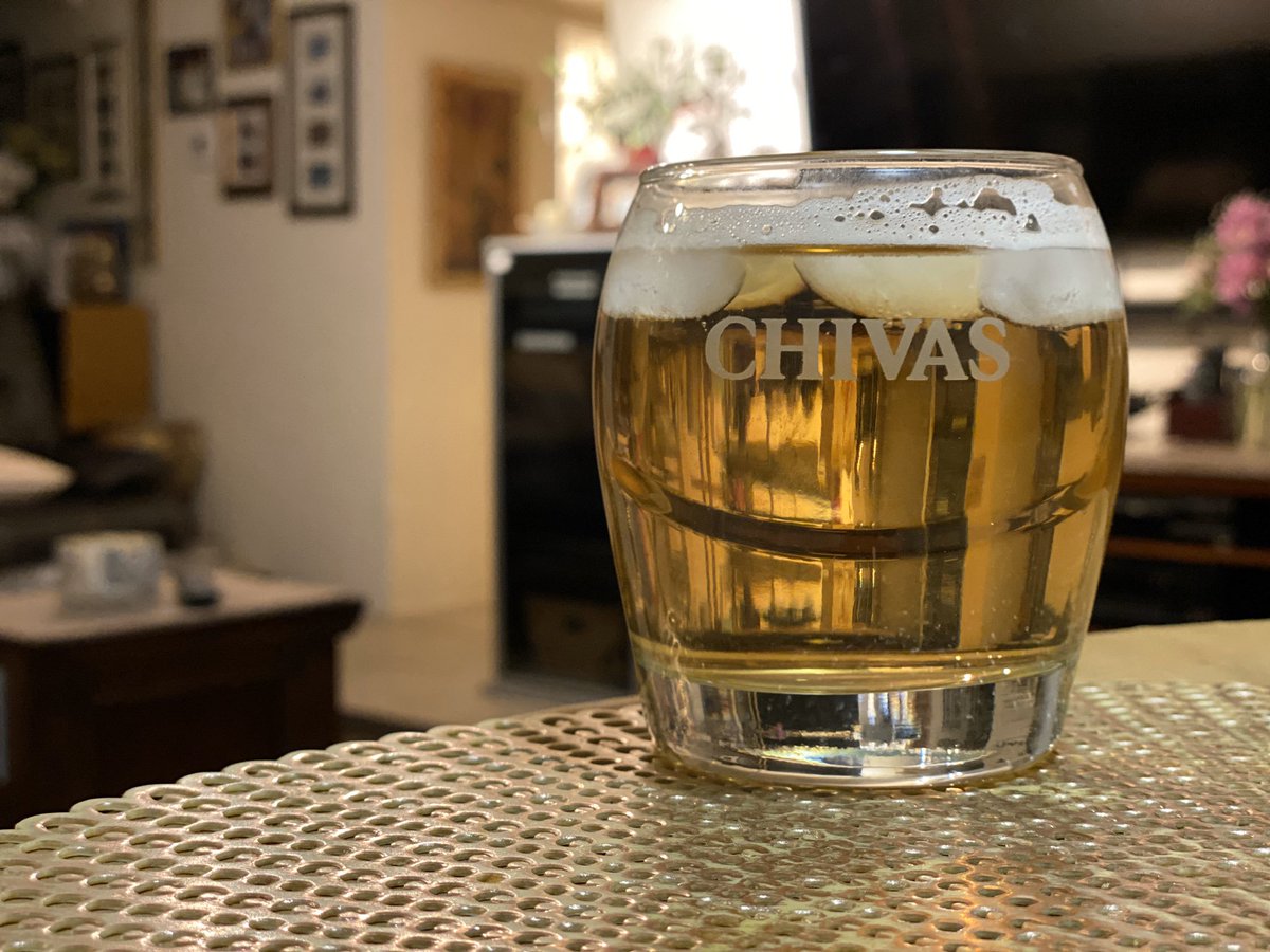 TheCowFrog's tweet photo. Happy New Year! May 2020 bring you a high percentage of good and a low percentage of bad #nye #happynewyear2020 #chivas #jameson #blackbarrell #whiskey https://t.co/zf5WOOf3wn