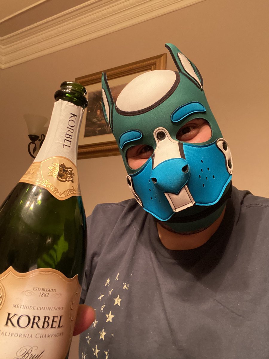 wolfpupkaskae's tweet photo. Beginning the new year the right way! Awooooooo ๐๐บ๐
#wolfpupkaskae #gaypup #pupplay #puplife #pup4life https://t.co/ZKBmNZ3Gjv