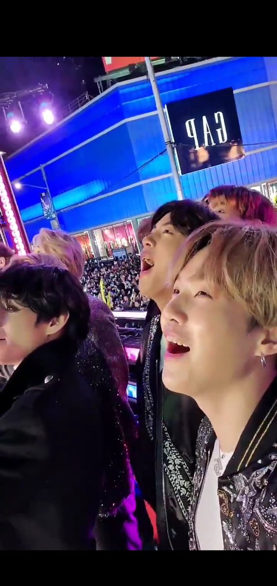 ipromisejm's tweet photo. @BTS_twt Babyyy 😍😍 https://t.co/o5LhjrDpDx