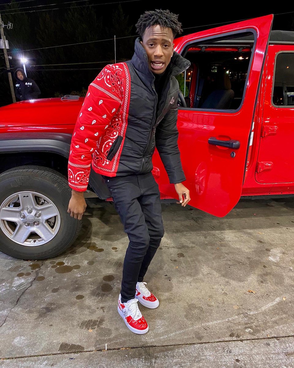 yungmal__15's tweet photo. Thanks to everybody who been rockin out wid a nigga. I got nothing but ❤️ for y’all. Fuck Ya if ya hating ‼️ https://t.co/AdosPHlI5M
