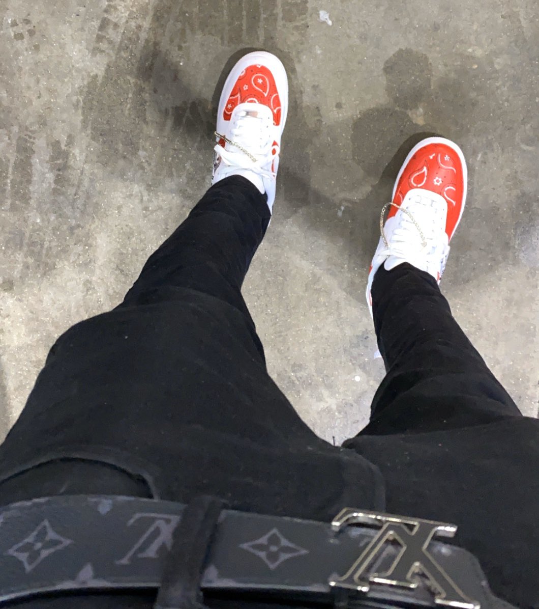 yungmal__15's tweet photo. Thanks to everybody who been rockin out wid a nigga. I got nothing but ❤️ for y’all. Fuck Ya if ya hating ‼️ https://t.co/AdosPHlI5M