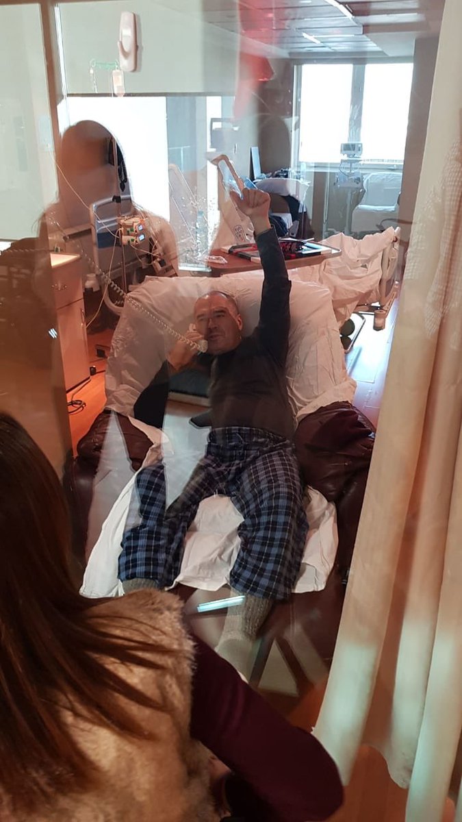 monicadanieela's tweet photo. En el 2019 mi papá se curó de Cáncer y no hay nada en el universo que supere eso!!!!! He a motherfucking fighteeer!!! 😭😍 https://t.co/fcFKrS5ohE