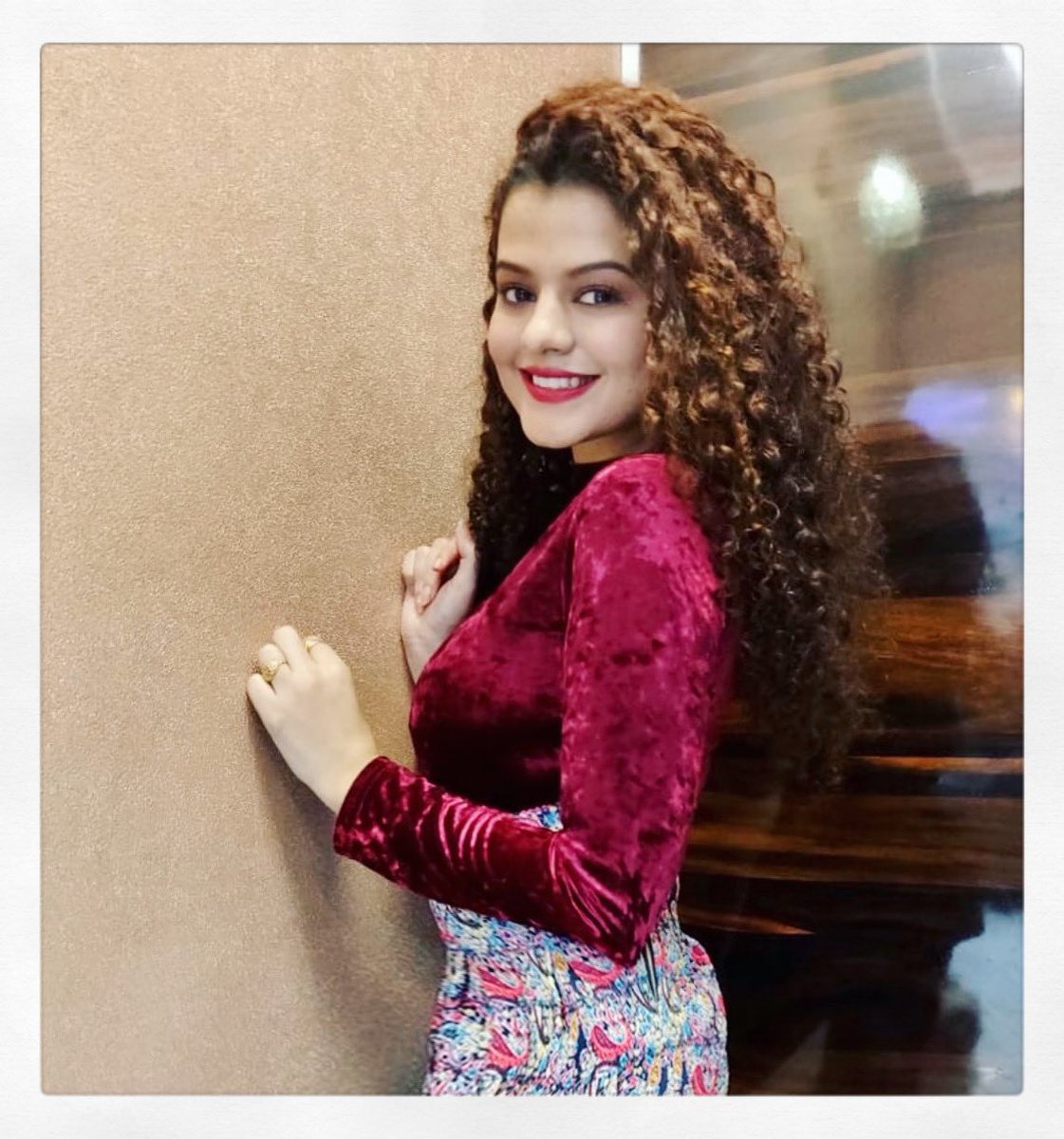 palakmuchhal3's tweet photo. Here’s dedicating 2020 to LOVE and happiness for us and every single one around us, over &amp; above all else! ♥️

#happynewyear2020 https://t.co/9VG5PNiH0A