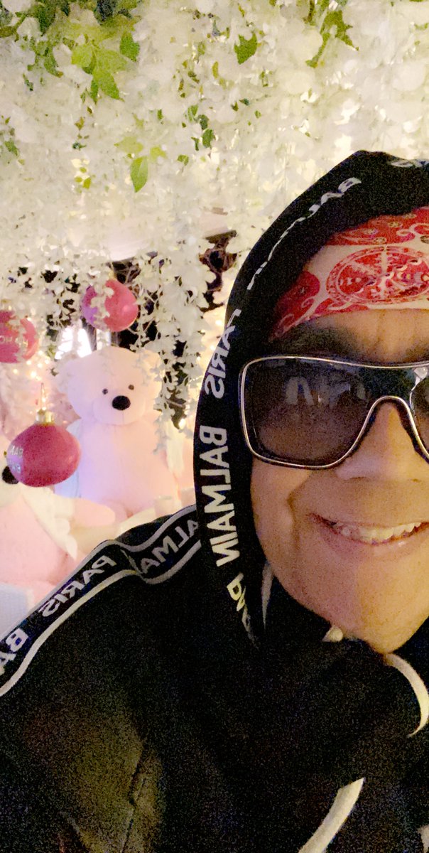 mikeshiva's tweet photo. WILLKOMMEN IM 2020
WAS SOLL ICH SAGEN AUSSER ES IST WUNDERBAR
EUCH ZU KENNEN UND ZU HABEN
ALLES LIEBE UND GUTE FÜR DIE ZUKUNFT https://t.co/AjBw3zbz5m