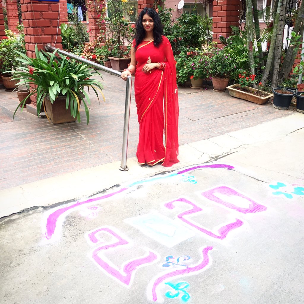 weekend_chapter's tweet photo. Every New Year begins with a New Chapter, waiting to be Written 🤩 ✨
Cheers 🥂 to the #newbeginning 💕 Wishing you all a very Happy New Year 🥳 ..................
.................. #happynewyear #2020 #2020vision #2020goals #newyear #newlife #newvision #newthought https://t.co/JjXCxW3BfQ