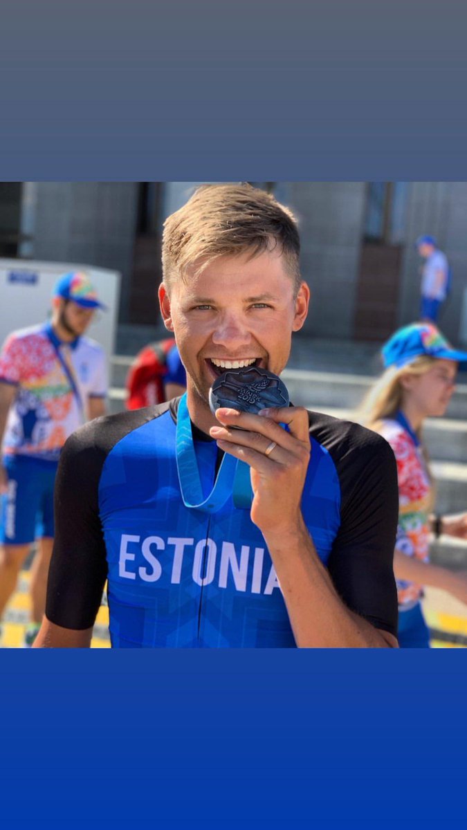 AloJakin's tweet photo. Aitäh kõigile mu fännidele ja mind toetanud inimestele, loodan, et suutsin pakkuda Teile piisavalt põnevust oma karjääri jooksul. 😉 Nüüd on aeg uuteks väljakutseteks.  Head uut aastat ja õnnestumisi uuel 2020 aastal #happynewyear2020 #cyclingestonia #newchallenges https://t.co/UjWzaKkWEF
