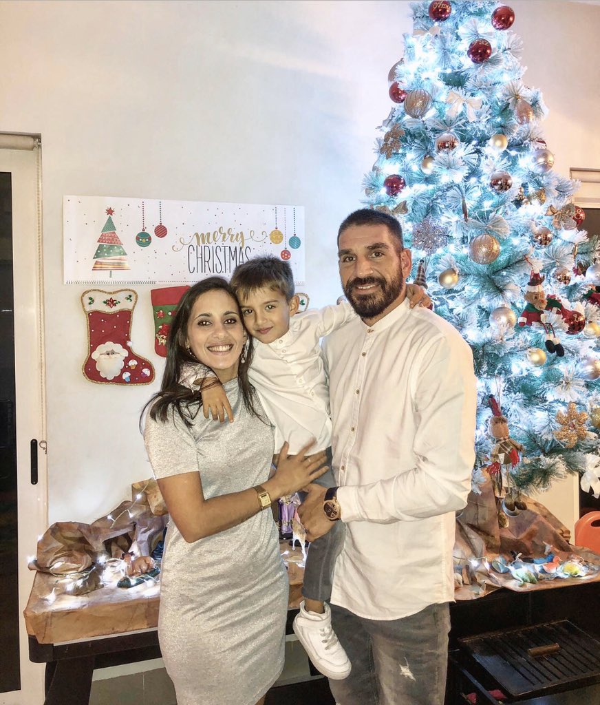 jorgeRamirezf29's tweet photo. Les deseamos un feliz año https://t.co/xT773hmCLD