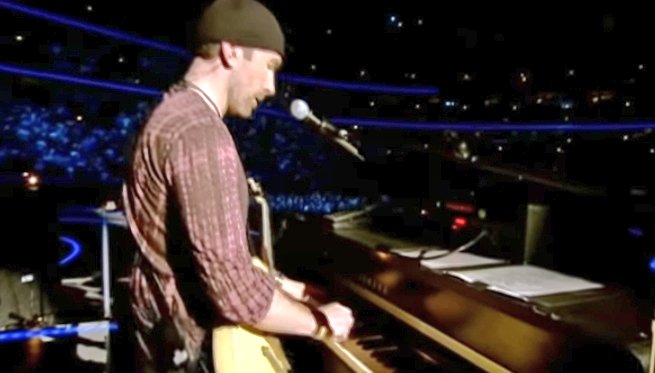 Karo_sound's tweet photo. Happy new year music heads around the world 
🥳🎊🥂
I could share a whole list what I prefer hearing on a #NewYearsEve but I decided to share my no1 song for this unique morning, when all is silent and peaceful...

U2 - New Years Day live 05
⤵️
https://t.co/PzGOXNKpdG 
#music https://t.co/ebqTbZO9Ky