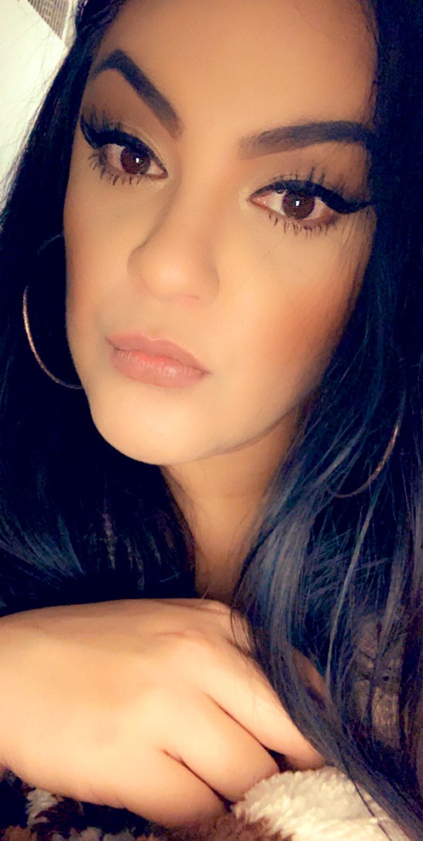 foeva4u's tweet photo. Happy new year, my loves. Wishing you only happiness, love, prosperity, adventure and success this new decade. #2020 #HappyNewYear https://t.co/BJCq4fSt2V