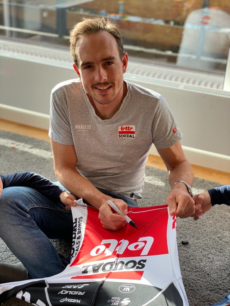Happy 2020. Happy new DEGE. As I’ll wear new colours from today on, I’d like to join these ones with you: I`ll give away 20 Dege signature Soudal Lotto jerseys and if you like to be one of the lucky winners just retweet. Winners will be announced end of january. #dege #dgnklb