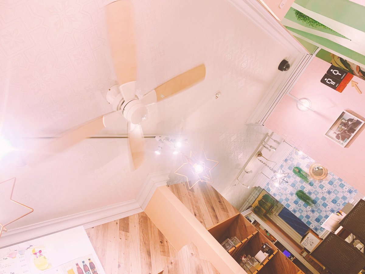 kurofd3s's tweet photo. タピ活しようとしたら売り切れ😢

店内はとてもオシャレでした☺️ https://t.co/fcqcjRDWjD