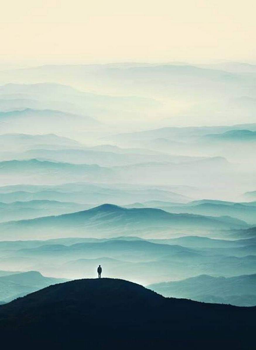 "यत्सानोः॒ सानु॒मारु॑ह॒द्भूर्यस्प॑ष्ट॒ कर्त्वं॑..
As one mounts peak after peak,
there becomes clear
the much that has still to be done.."

#RigVeda
#SriAurobindo
#HappyNewYear

(Art: Felicia Simion, saatchiart.com/feliciasimion)