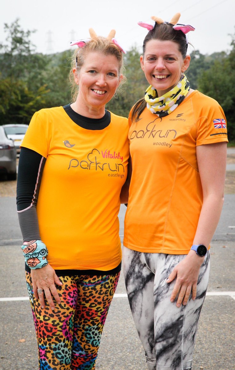 harmonyhelen's tweet photo. Happy New Year!! Welcome to 2020. So who’s up early and ready for a fun #NewYearsDay DOUBLE #parkrun? Where are you off to? I’m heading for @Farehamparkrun &amp; then @LotS_parkrun with @Purple_Quinn. #NYDD #doublethefun No cow ears this time though... 😊#loveparkrun #WithMeNow https://t.co/pirLDiGqbx