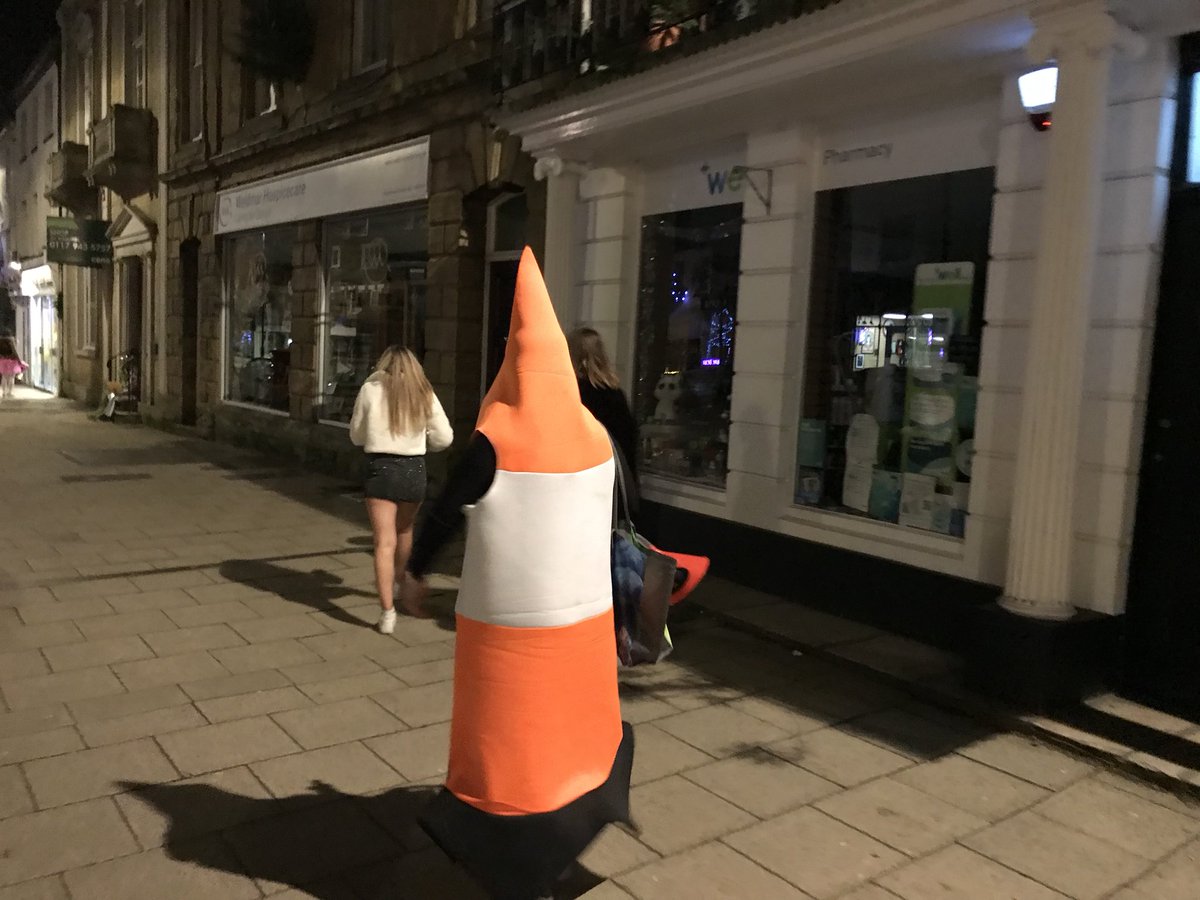 Loumat33's tweet photo. Always a good one  - New Yrs Eve in Bridport 😂 #NYE2020 #westdorset https://t.co/rae49H7bDP