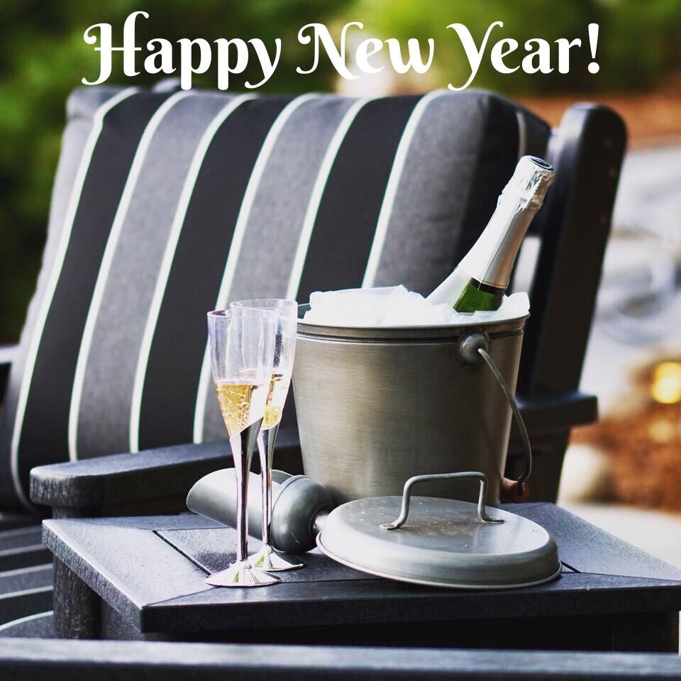 Wicker_Land's tweet photo. Happy New Year! 🥂
 .
.
.
.
#CRPlasticProducts #CanadianRecyledPlasticProducts #Recycled #ProudlyCanadian #Adirondack #Muskoka #Outdoor #OutdoorFurniture #MadeinCanada #CanadianMade #Calgary #Alberta #Canada #WickerLand #WickerLandPatio #Kelowna #Victoria #BC #Canadian https://t.co/O8mV20sLa3