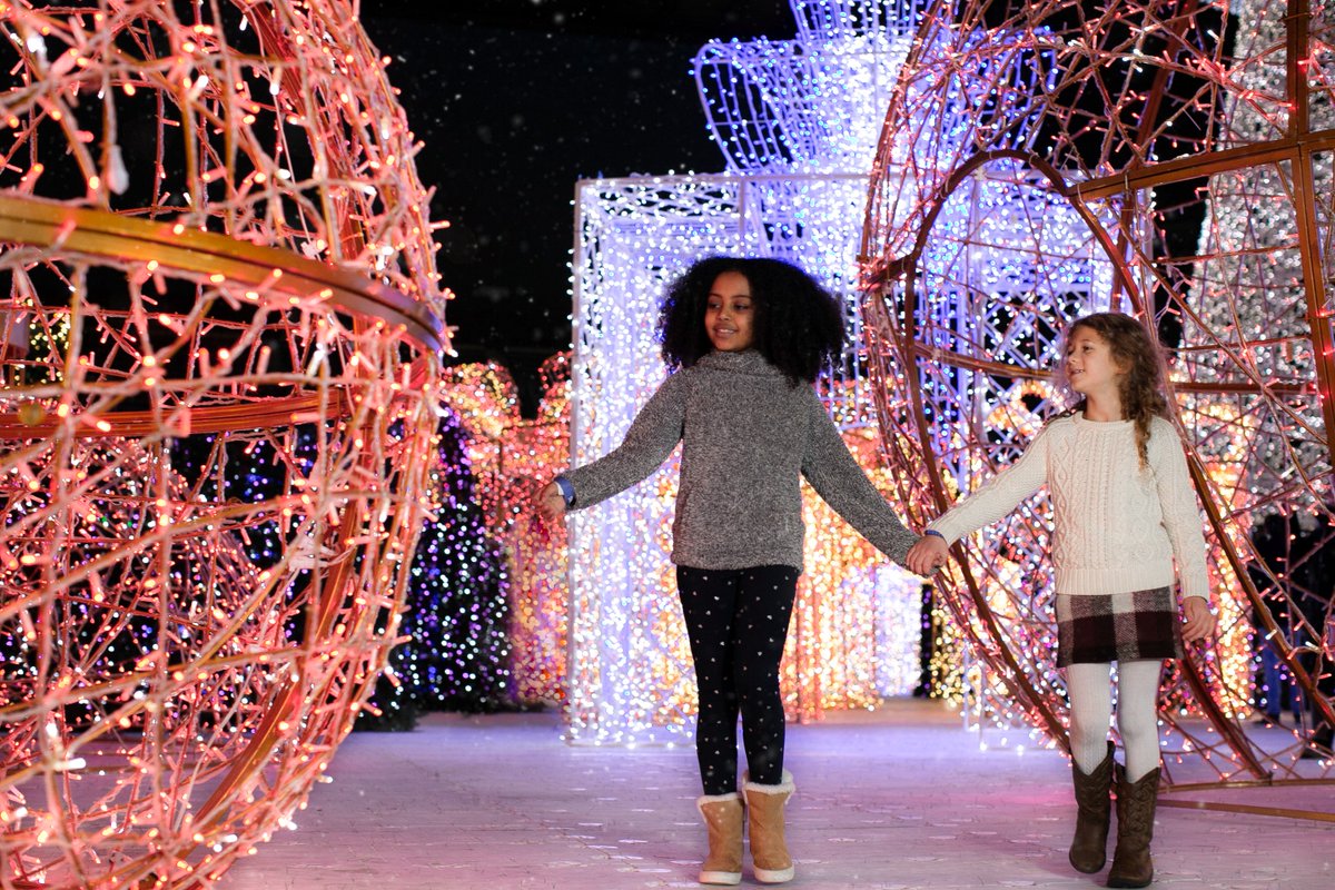 EnchantSEA's tweet image. The best is yet to come... happy New Year!

#happynewyear #newyears #2020 #celebrate #newyear #beauty #friends #party #happy #newyearseve #EnchantChristmas #Enchant #Christmas #friends #family #TMobilePark #Seattle