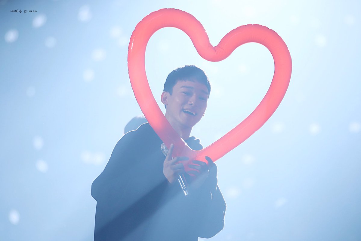 yourday_exo's tweet photo. 191230 EXplOration dot 
하트체니 요정❤️
#엑소 #exo⁠⁠ @weareoneEXO #chen #첸 #종대
https://t.co/Woh7COwO1Q
https://t.co/xjE2d1xnyG
https://t.co/Ijg71wfkvw https://t.co/yBGCsrpVka