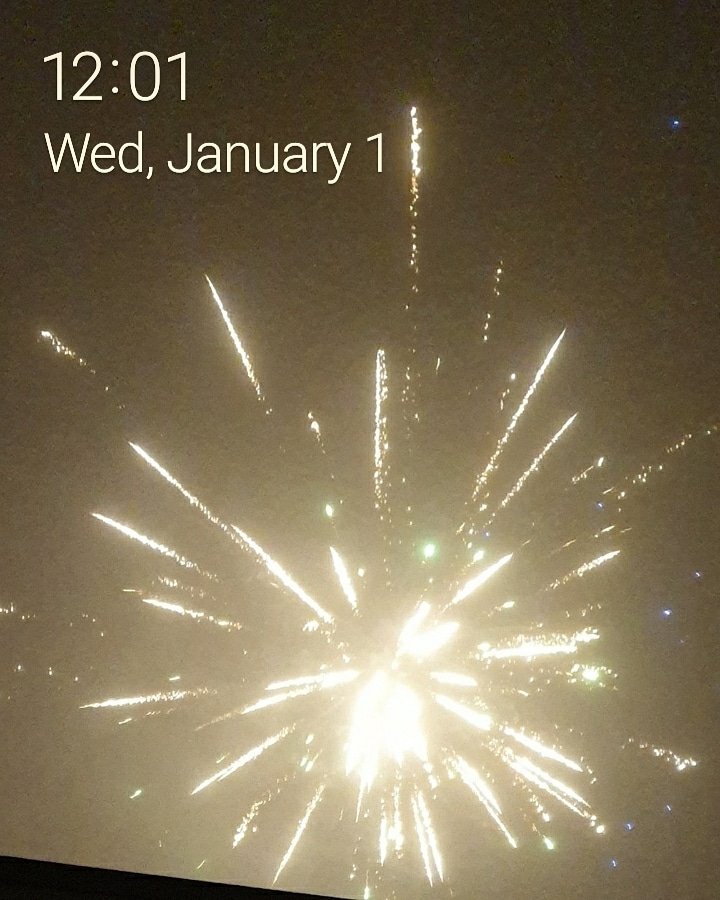 HelenDayle817's tweet photo. Welp here she is! #hny #2020NewYear https://t.co/5QgZ7jWxyG