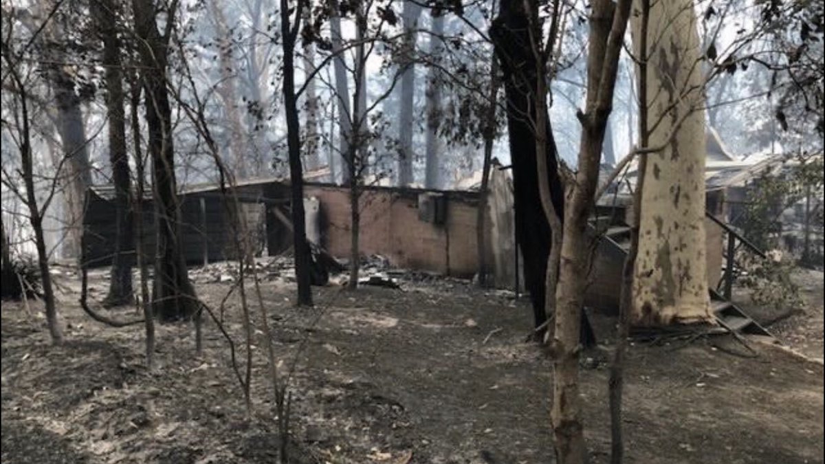 The day I was helicoptered out of Kosciuszko National Park, my wife fled the south coast fires to safety in a nearby town. This is the house (belonging to family friends) she’s stayed in for 35+ summers, and was in yesterday morning before fleeing — and the old view out the back