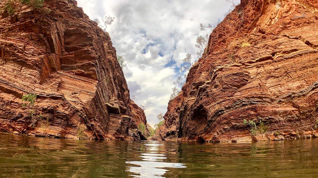 In 2020 I will:
Travel more ✓
Stress less ✓
Live life to the fullest ✓
IG/maphbran is ticking all the boxes at the idyllic #HamersleyGorge @austnorthwest 🏊 
#thisisWA