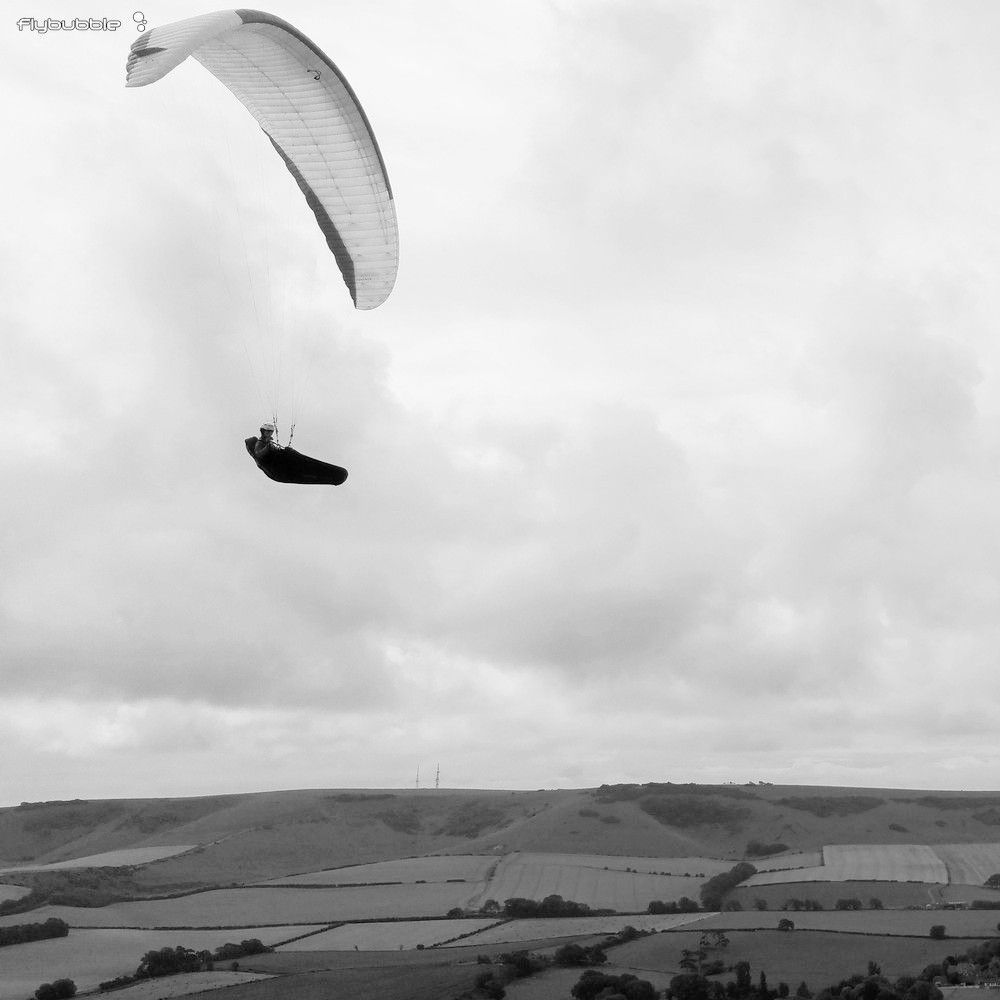FlybubbleTeam's tweet photo. Flybubble crew member Stephen testing the most gorgeous Advance OMEGA XALPS 3 over the Sussex South Downs. https://t.co/eYWsbyR2Q2 #flybubble #flybubblecrew #flybubbleteam #advancegliders #omegaxalps3 #oxa3 #paragliding #paraglide #parapente #gleitschirm #parapendio https://t.co/W0dcUhT25n