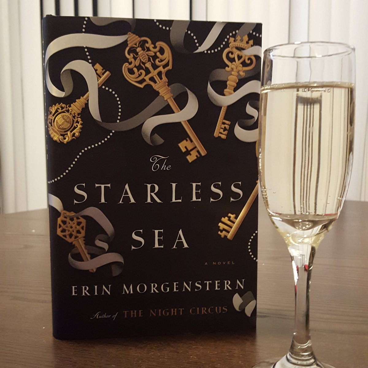 EclecticReadPod's tweet photo. Happy New Year from all of us at #EclecticReaders! Here's to another exciting year of news, events, and great reads.
#NewYears #cheers #currentread #whatareyoureadingWednesday https://t.co/gMkgKVCZ3O