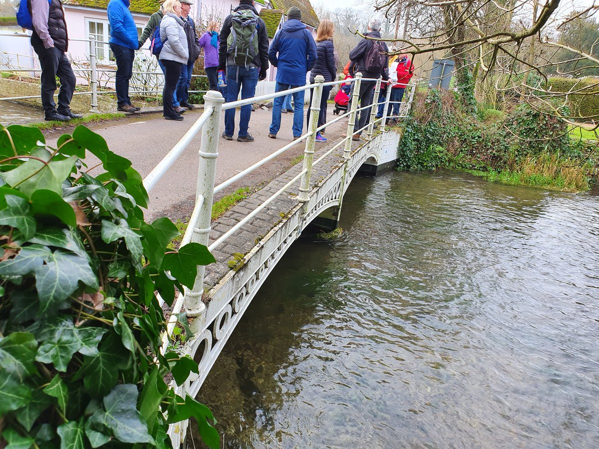 lil_pippa's tweet photo. Had a great new years walk, exploring and discovering parts of #Andover Interesting history. Like the railway bridges, and the first iron bridge! Spending time with @realales109 and #BabyBrian is a great start to 2020 🥰 https://t.co/2TvUOX4EIe